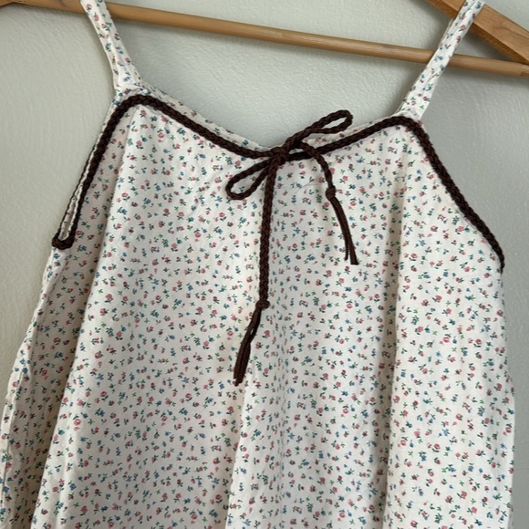 Floral Spaghetti Strap Top with braided Trim medium - Picture 2 of 5